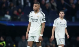 L'attaquant français du Real Madrid Kylian Mbappe (C) lors du match de Ligue des champins contre l'AC Milan, le 5 novembre 2024 au stade Santiago-Bernabéu