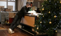 L'artiste JR dans son atelier parisien, le 26 novembre 2025