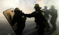 Des policiers lors d'une manifestation à Nantes contre la proposition de loi "sécurité globale", le 27 novembre 2020