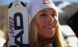 L'Américaine Lindsey Vonn pose après sa victoire au super-G de Beaver Creek dans le Colorado, le 7 décembre 2011