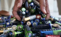 Depuis le 15 Novembre 2007 les producteurs d'équipements électriques et électroniques sont tenus, de prendre en charge l'enlèvement, le tri, la dépollution et le recyclage des produits