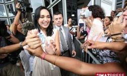 Jeudi 20 décembre 2007 -

Valérie Bègue, Miss Réunion 2007 et Miss France 2008, de retour dans son île