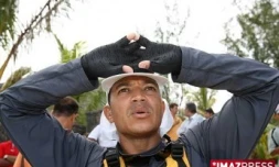 Samedi 22 Décembre 2007 - Rivière Noire (Maurice)

Le Réunionnais Josian Turpin tente la traversée à la rame entre Maurice et La Réunion