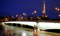 Le zouave du pont de l'Alma le 25 janvier 2018 à Paris, de l'eau jusqu'à mi-cuisses