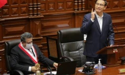 Le président péruvien Martin Vizcarra s'exprime devant le Parlement pendant une procédure de destitution à son encontre, le 18 septembre 2020 à Lima