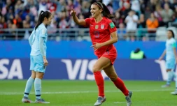 L'attaquante des Etats-Unis Alex Morgan auteure d'un quintuplé lors de la victoire 13-0 sur la Thaïlande à Reims lors du Mondial le 11 juin 2019