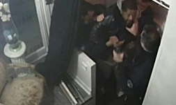 Capture d'écran d'une vidéo AFP avec les images de caméras de télésurveillance montrant le passage à tabac de Michel Zecler par des policiers à Paris le 21 novembre 2020