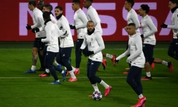 Neymar et Kylian Mbappé ont participé avec le PSG à la traditionnelle séance de veille de match,sur la pelouse du Borussia Dortmund, le 17 février 2020 