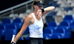 La Française Kristina Mladenovic, aprÚs sa défaite face à l'Américaine Jessica Pegula, au 3e tour de l'Open d'Australie, le 13 février 2021 à Melbourne