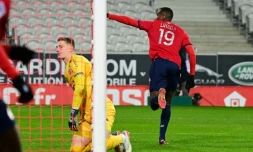 La joie de l'attaquant lillois Isaac Lihadji, après avoir ouvert le score face à Lorient, lors de leur match en retard de la 20e journée de Ligue 1, le 19 janvier 2022 au Stade Pierre-Mauroy à Villeneuve-d'Ascq