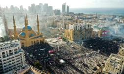 Vue aérienne d'affrontements entre manifestants et forces de sécurité dans le centre ville de Beyrouth au Liban le 8 août 2020