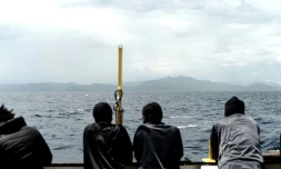 Photo diffusée par Médecins sans frontières montrant des mignants à bord de l'Aquarius le 14 juin 2018