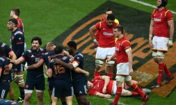La joie des joueurs du XV de France à l'issue de la victoire sur les Gallois au Stade de France, le 18 mars 2017