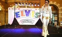 Un fan d'Elvis Presley lors d'un festival à Parkes en Australie, le 10 janvier 2019