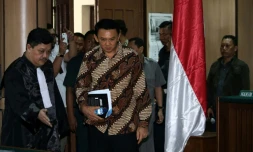 Le gouverneur chrétien Basuki Thahaja Purnama à son arrivée au tribunal 13 décembre 2016 à Jakarta