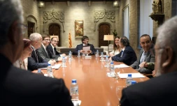 Le président catalan Carles Puigdemont et les membres de son gouvernement à Barcelone, le 7 octobre 2017