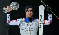 Alexis Pinturault vainqueur du classement général de la Coupe du monde et du slalom de géant de Lenzerheide, en Suisse, le 20 mars 2021