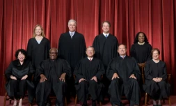 Photo officielle des neuf juges de la Cour suprĂȘme amĂ©ricaine le 7 octobre 2022 Ă Washington, fournie par la Cour le 18 octobre 2022