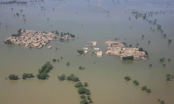 Vue aérienne des inondations après des pluies de mousson dans la province du Sind, le 1er septembre 2022 au Pakistan