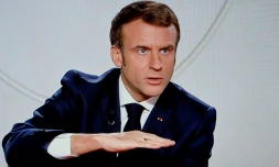 Le président Emmanuel Macron lors d'un entretien diffusé sur TF1 et LCI le 15 décembre 2021