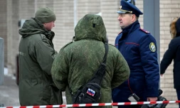 Des enquêteurs sur le site d'une explosion qui a tué le commandant des forces russes de défense radionucléaire, chimique et biologique, Igor Kirillov, le 17 décembre 2024 à Moscou