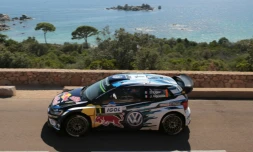 Le pilote français Sébastien Ogier au volant de sa VW lors du Tour de Corse, le 2 octobre 2016 à Porto Vecchio