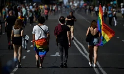 Les personnes bisexuelles sont confrontées à de nombreux fantasmes et préjugés