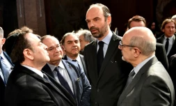 Edouard Philippe s'entretient en mars 2018 avec le président du consistoire central de France, Joël Mergui (g) et le président du Crif Francis Kalifat (d)