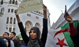 Des étudiants algériens manifestent contre un 5e mandat d'Abdelaziz Bouteflika, à Alger, le 5 mars 2019