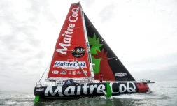 Le navigateur Yannick Bestaven, à bord de son monocoque "Maître Coq IV", le 7 octobre 2020 au large de La Rochelle