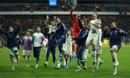 Les Italiens euphoriques aprĂšs leur qualification mour l'Euro Ă l'issue du match contre l'Ukraine Ă Leverkusen, le 20 novembre 2023