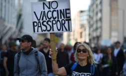 Manifestants contre le confinement et le projet de passeports vaccinaux Ă Londres le 24 avril 2021