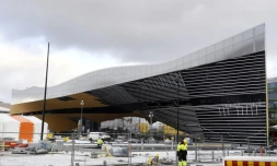 L'extérieur de la nouvelle bibliothÚque d'Helsinki, baptisée Oodi, le 29 novembre 2018