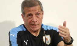 Le sélectionneur de l'Uruguay, Oscar Washington Tabarez lors d'une conférence de presse le 6 juin 2017 avant le match amical Uruguay Italie