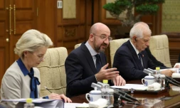 Photo diffusée par le service de presse du Conseil européen, le 7 décembre 2023, montrant la présidente de la Commission européenne Ursulan von der Leyen (g), le président du Conseil européen Charles Michel et le représentant de l'UE pour les affaires étrangÚres, josep Borrell lors d'une rencontre avec le président chinois Xi Jinping à Pékin
