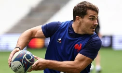 Antoine Dupont lors du "captain's run" dans le stade Vélodrome de Marseille le 20 septembre 2023, à la veille de sa blessure au visage lors de France-Namibie (96-0)