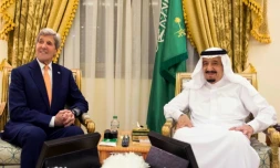 John Kerry et le le roi saoudien Salman bin Abdulaziz le 11 mars 2016 Ă Hafar al-Batin