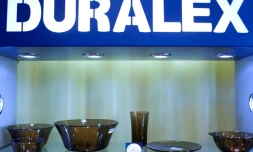 De la vaisselle Duralex présentée dans un showroom à La Chapelle-Saint-Mesminon le 26 novembre 2012