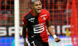 L'attaquant brésilien de Rennes Raphinha marque le but de la victoire dans le temps additionnel contre Nantes le 31 janvier 2020 à Rennes