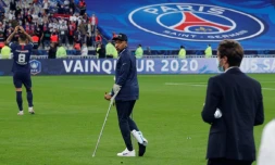 L'attaquant du Paris Saint-Germain Kylian Mbappé, blessé lors de la finale de la Coupe de France, le 24 juillet au Stade de France à Saint-Denis