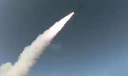 Photo non datée fournie le 4 mars 2016 par l'agence nord-coréenne KCNA d'un tir de missile dans un lieu indéterminé