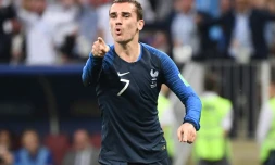 Antoine Griezmann buteur avec les Bleus contre la Croatie en finale de la Coupe du monde à Moscou, le 15 juillet 2018 