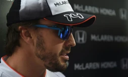 Fernando Alonso après son examen médical pour le GP de Chine, le 14 avril 2016 à Shanghai