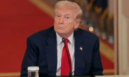 Le président Donald Trump participe à une table ronde à la Maison Blanche, à Washington, le 6 mars 2026