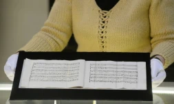 La cantate signée en commun par le compositeur autrichien Wolfgang Amadeus Mozart et le musicien italien Antonio Salieri est présentée le 16 février 2015 au musée tchÚque de la Musique à Prague