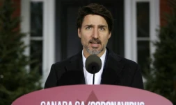 Le Premier ministre canadien Justin Trudeau lors de sa conférence de presse quotidienne sur la crise du coronavirus, devant sa résidence officielle à Ottawa le 29 mars 2020