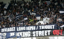 Des banderoles réclamant la démission des dirigeants du club des Girondins de Bordeaux, lors du match de L1 à domicile contre Nice, le 1er mars 2020 au stade Matmut Atlantique