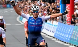 Le coureur de la Quick-Step Florian Sénéchal sacré champion de France Elite à Cholet, le 26 juin 2022 