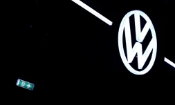 Le logo du fabricant automobile allemand Volkswagen, le 4 novembre 2019 dans l'usine de Zwickau, Ă l'est de l'Allemagne