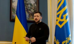 Le président ukrainien Volodymyr Zelensky donne une conférence de presse à Kiev, le 19 février 2025